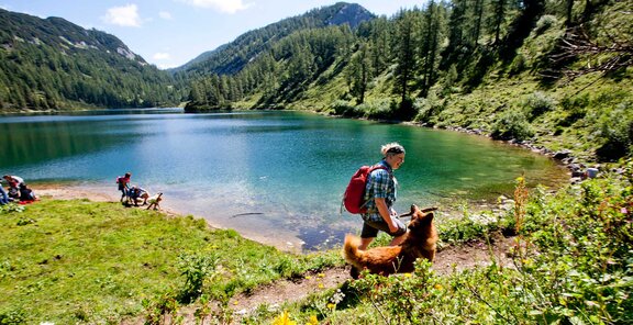 Sommerwanderung mit Hund um den einen See auf der Tauplitzalm